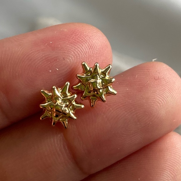 Chic Gold Hoop and Stud Earrings Set - Picture 5 of 5